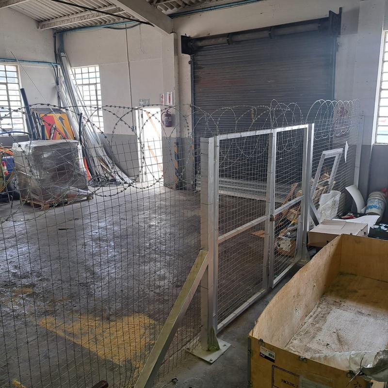 To Let commercial Property for Rent in Neave Industrial Eastern Cape